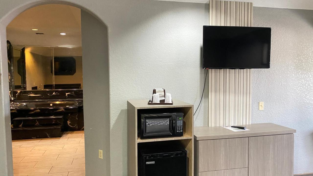 Island Suites Hobby Airport Х'юстон Екстер'єр фото