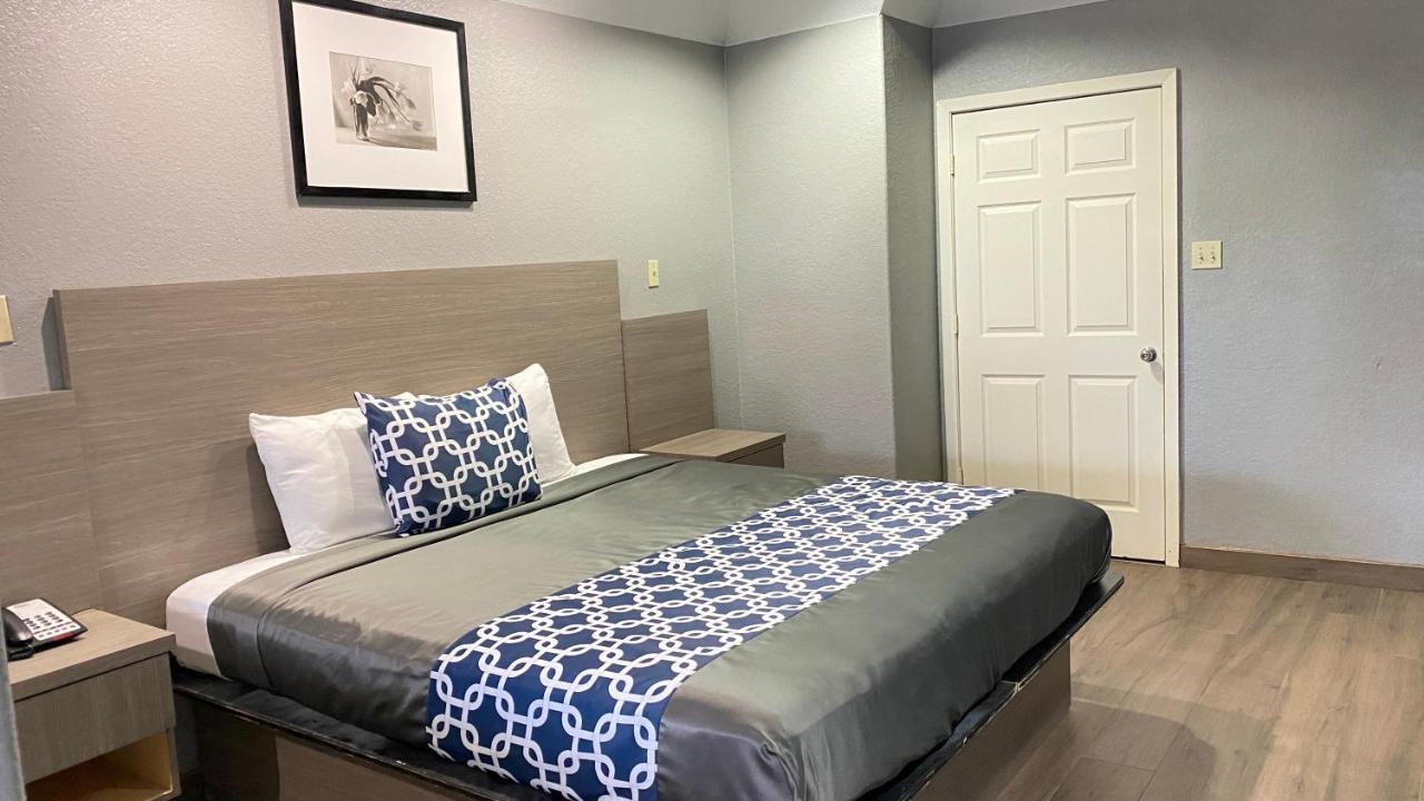 Island Suites Hobby Airport Х'юстон Екстер'єр фото