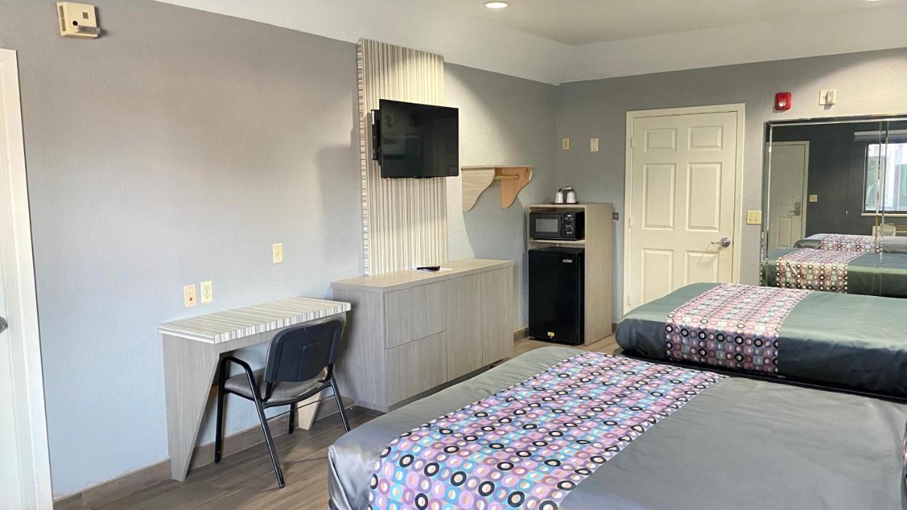 Island Suites Hobby Airport Х'юстон Екстер'єр фото