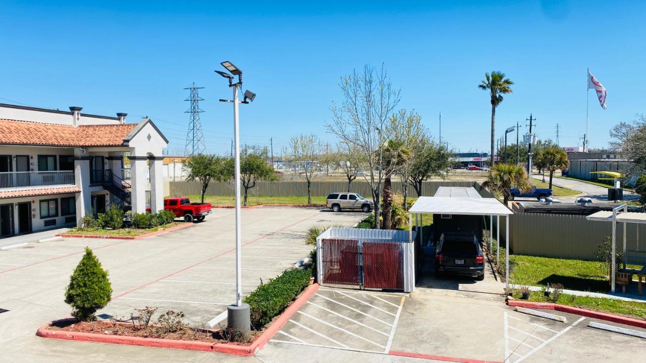 Island Suites Hobby Airport Х'юстон Екстер'єр фото