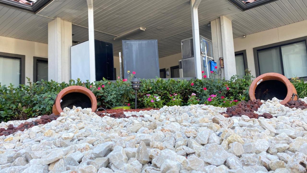 Island Suites Hobby Airport Х'юстон Екстер'єр фото