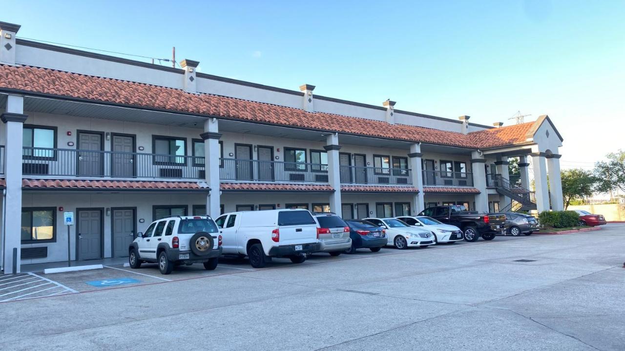 Island Suites Hobby Airport Х'юстон Екстер'єр фото