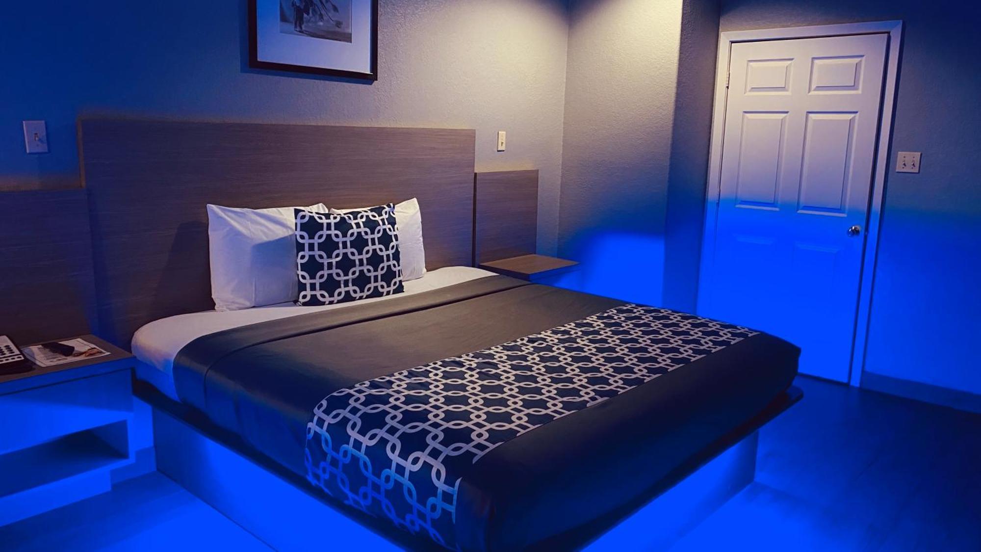 Island Suites Hobby Airport Х'юстон Екстер'єр фото